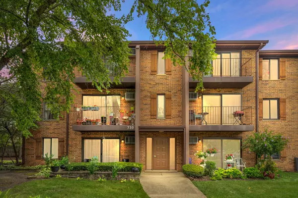 730 N Briar Hill LN #5, Addison, IL 60101