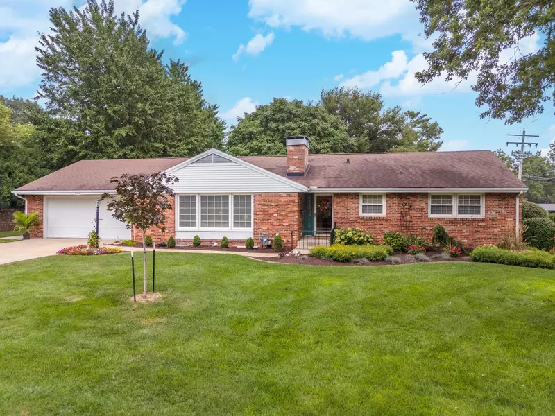 1004 Crescent LN, Normal, IL 61761
