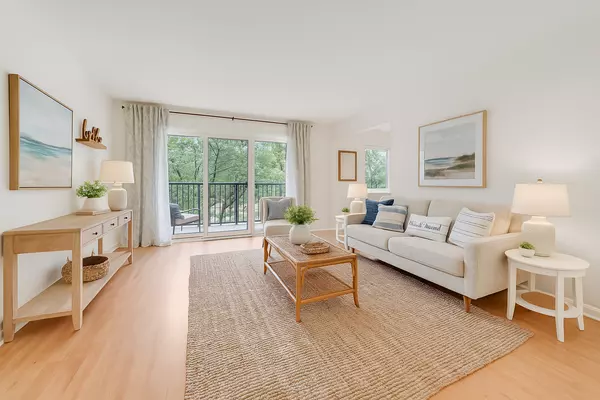 Buffalo Grove, IL 60089,2 VILLA VERDE DR #208