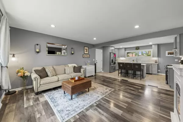 North Aurora, IL 60542,203 Lilac LN