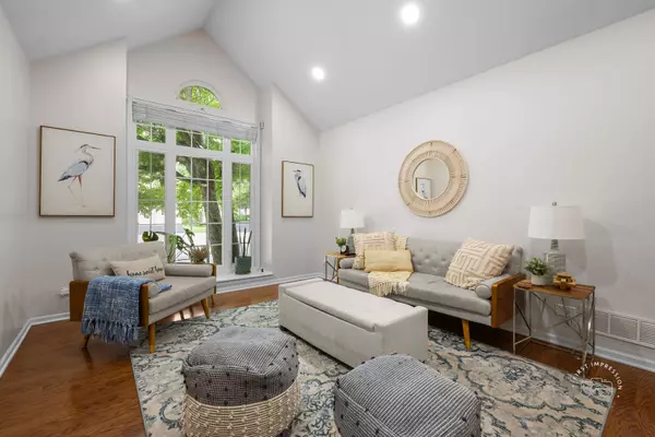 Arlington Heights, IL 60004,2023 N Stanton CT