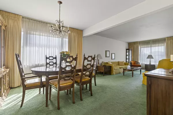 Chicago, IL 60656,8344 W Catherine AVE