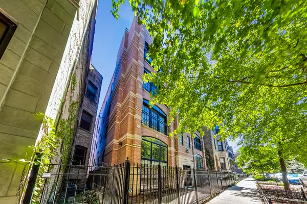 Chicago, IL 60657,3545 N Wilton AVE #4S