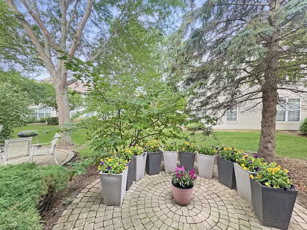 Grayslake, IL 60030,549 Shakespeare DR