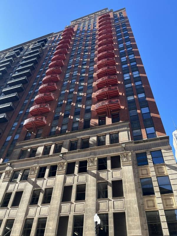 208 W Washington ST #703, Chicago, IL 60606