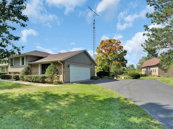 Woodstock, IL 60098,3303 Vermont RD