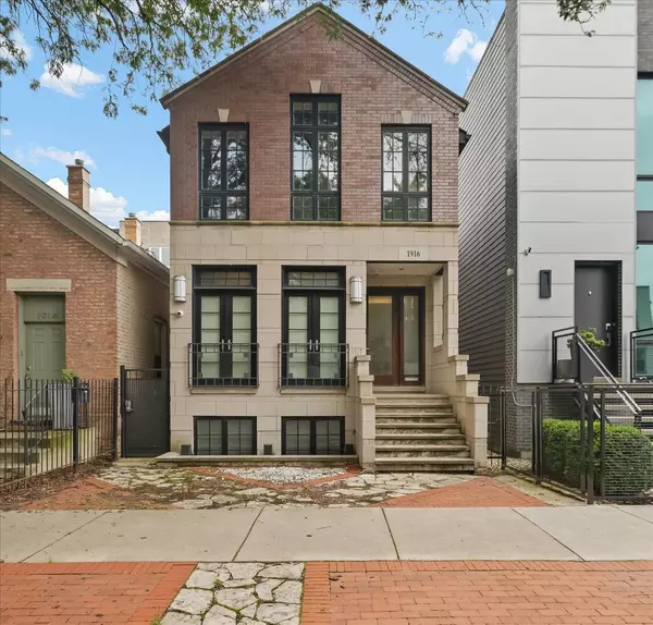 1916 N Wilmot AVE, Chicago, IL 60647
