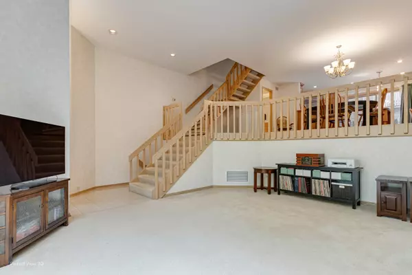 Highland Park, IL 60035,1020 Deerfield RD