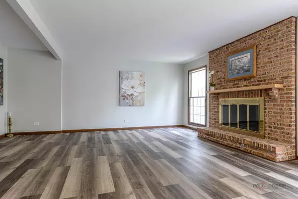 Lincolnshire, IL 60069,851 Sutton CT #851