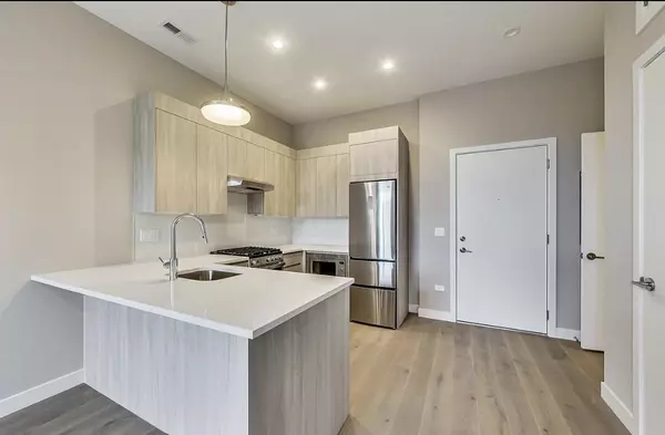 Chicago, IL 60613,3757 N Sheffield AVE #109