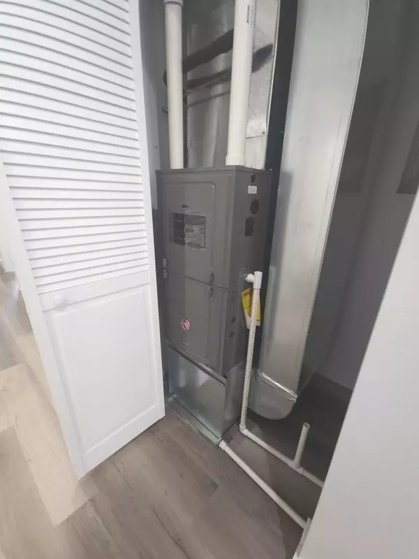 Chicago, IL 60624,3626 W Grenshaw ST