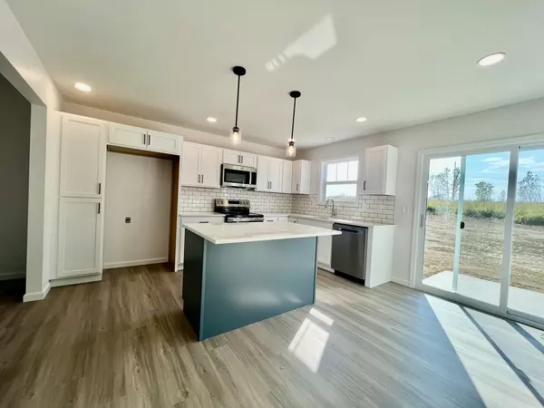 Bloomington, IL 61705,14 Eric CT