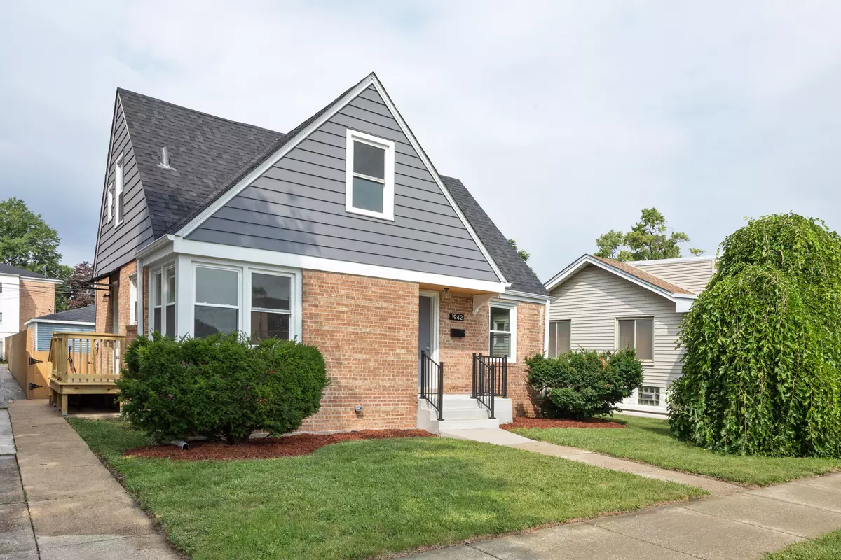 Broadview, IL 60155,1942 S 15th AVE
