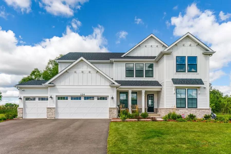 124 Tournament DR E, Hawthorn Woods, IL 60047