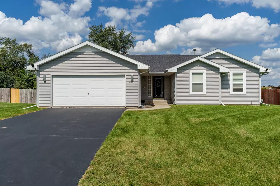 5637 Longest DR, South Beloit, IL 61080