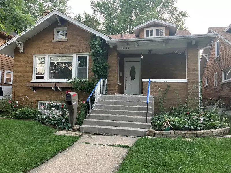 1030 N Ash ST, Waukegan, IL 60085