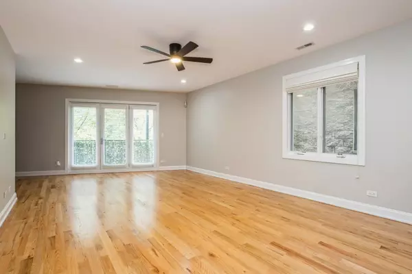 Chicago, IL 60616,21 E 26th ST #3