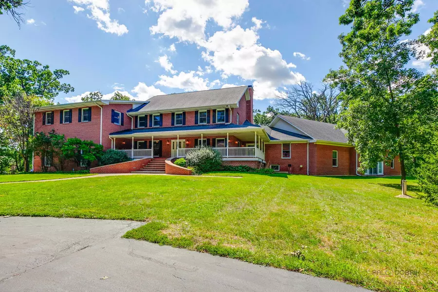 28232 N Gilmer RD, Mundelein, IL 60060