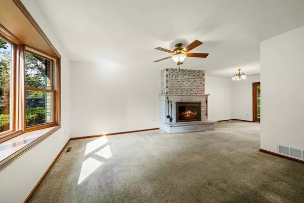 East Dundee, IL 60118,533 Wendt AVE