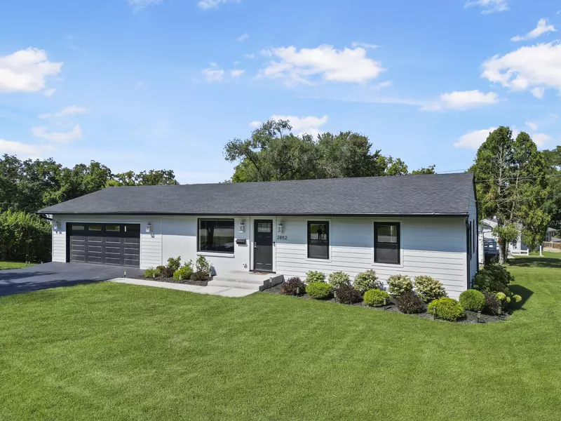 2852 Everglade AVE, Woodridge, IL 60517