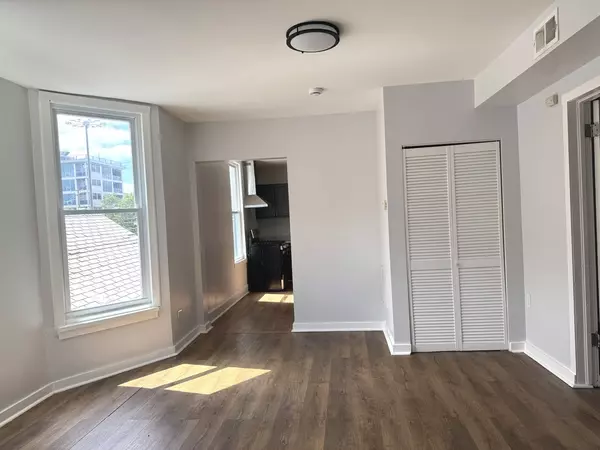 Chicago, IL 60647,1632 N Fairfield AVE #2