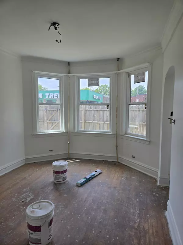 Chicago, IL 60630,4923 N Pulaski RD