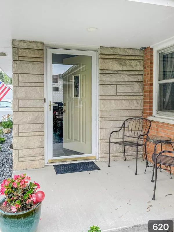 Joliet, IL 60435,620 Tana LN