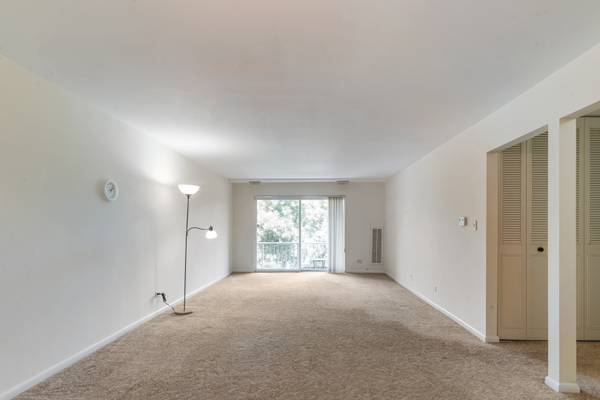 Palatine, IL 60074,945 E Kenilworth AVE #429