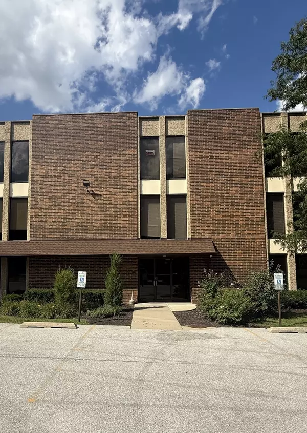 Palos Heights, IL 60463,7800 W College DR