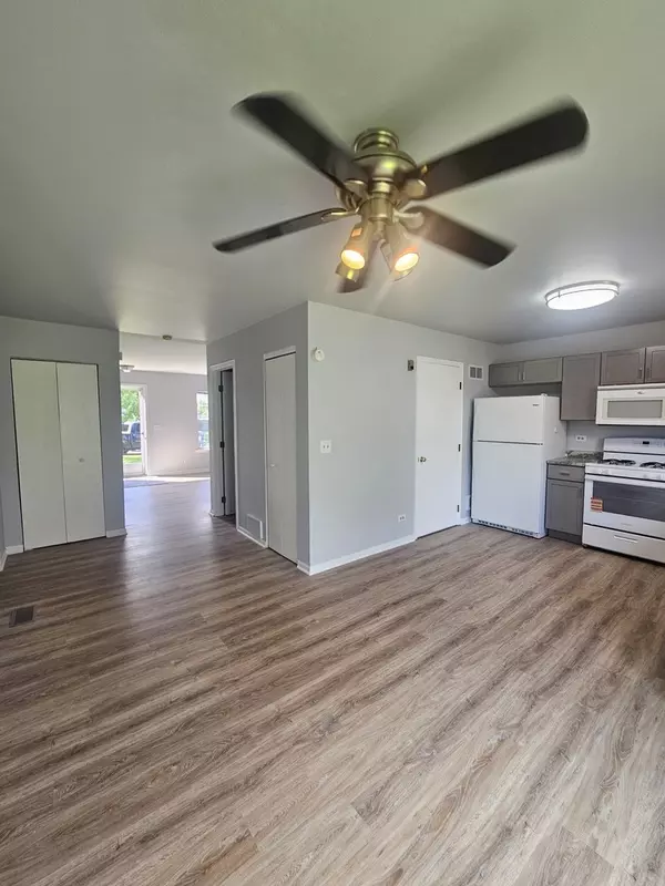 Lake In The Hills, IL 60156,5538 Alexandria DR