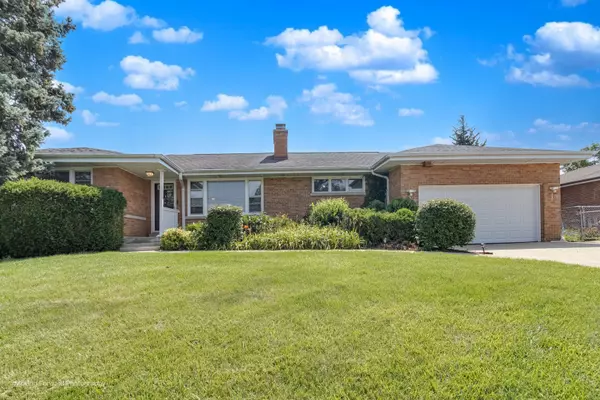 Addison, IL 60101,125 N Oak Leaf DR