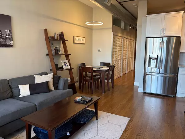 Chicago, IL 60607,1000 W Adams ST #614