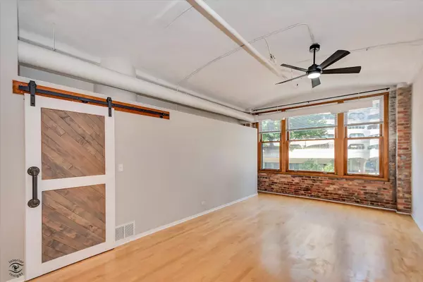 Chicago, IL 60607,801 S Wells ST #303