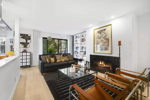 Evanston, IL 60201,1501 Oak AVE #206