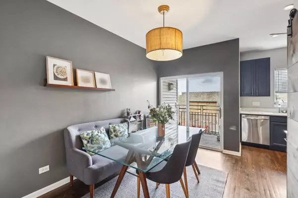 Chicago, IL 60641,3244 N Kilbourn AVE #3