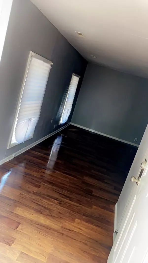 Joliet, IL 60433,217-219 Sherman ST