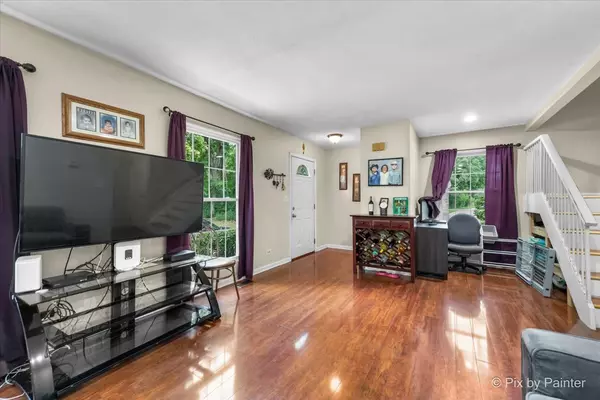 Cary, IL 60013,60 Forest LN