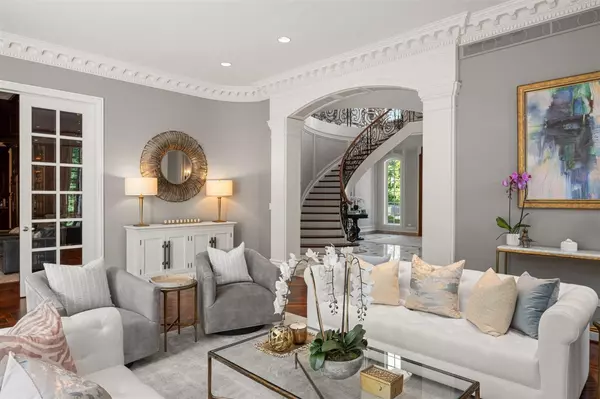 Northfield, IL 60093,2301 Clover LN