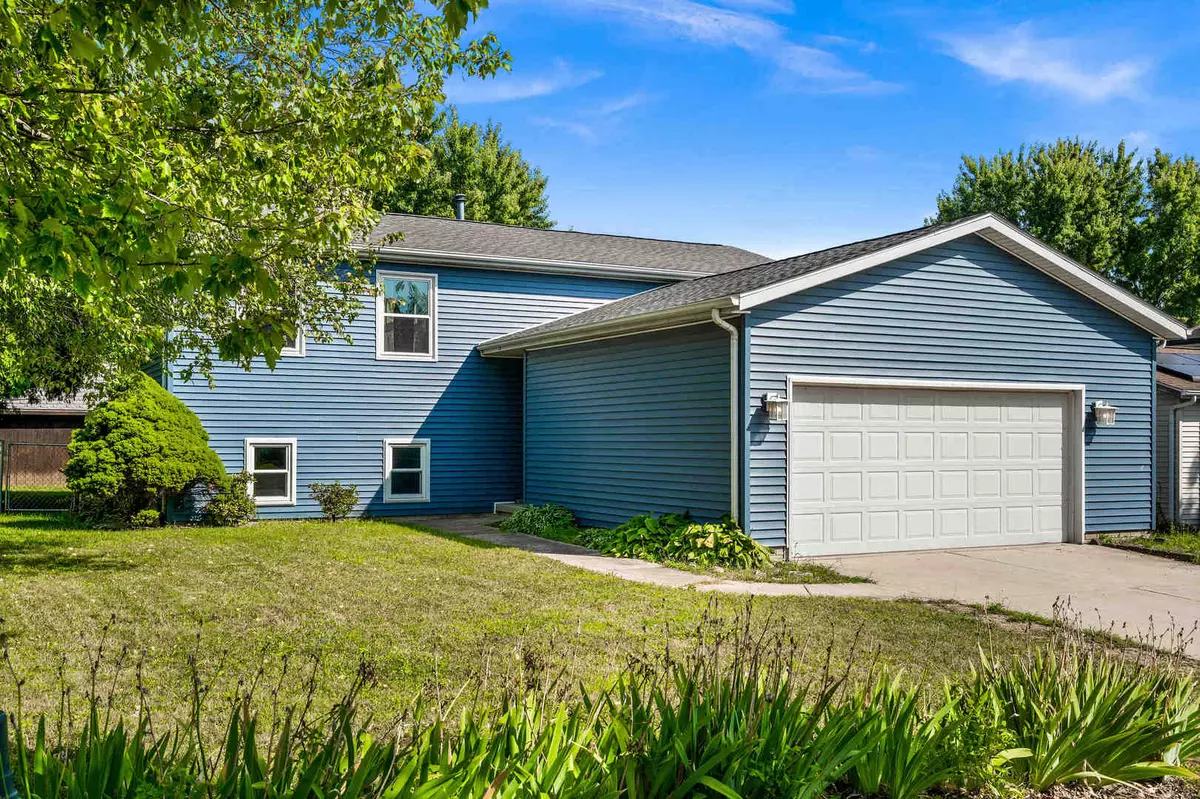 Bloomington, IL 61705,2724 Rocksbury DR