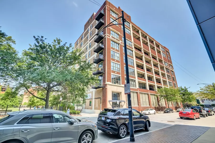 320 E 21st ST #204, Chicago, IL 60616