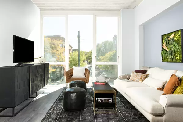 Chicago, IL 60622,1664 W Division ST #214M