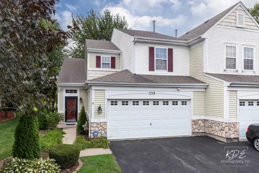 558 Pinebrook DR, Bolingbrook, IL 60490