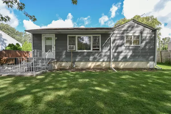 1636 Rice ST, Waukegan, IL 60087