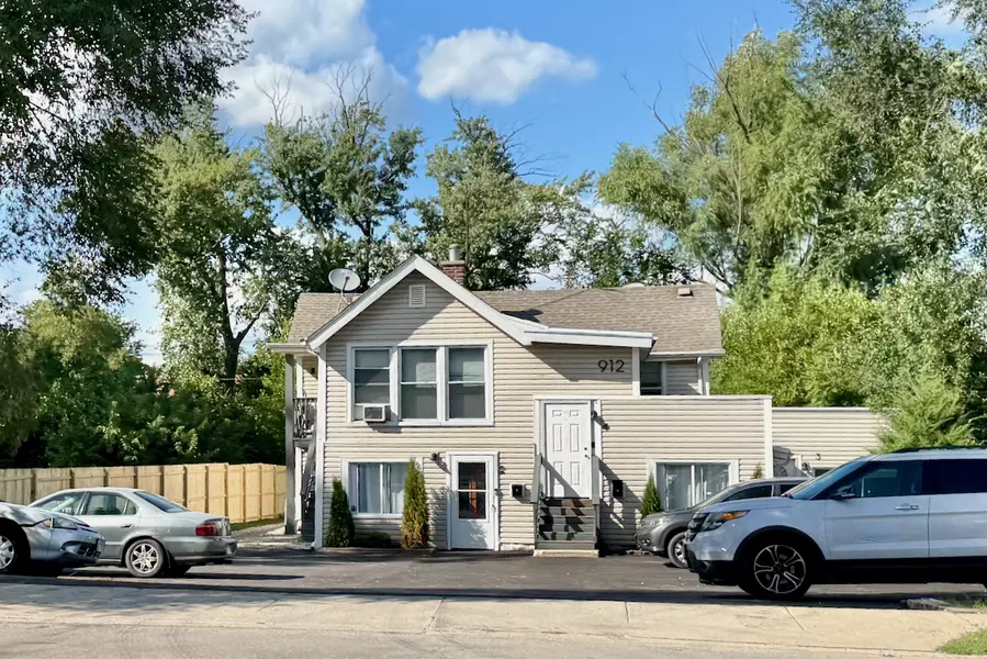 912 E Saint Charles RD, Lombard, IL 60148