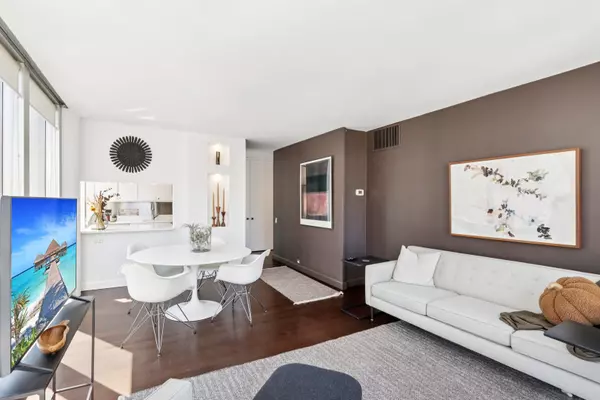 Chicago, IL 60610,1300 N Astor ST #14B