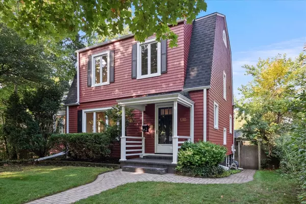 1310 Wesley AVE, Evanston, IL 60201