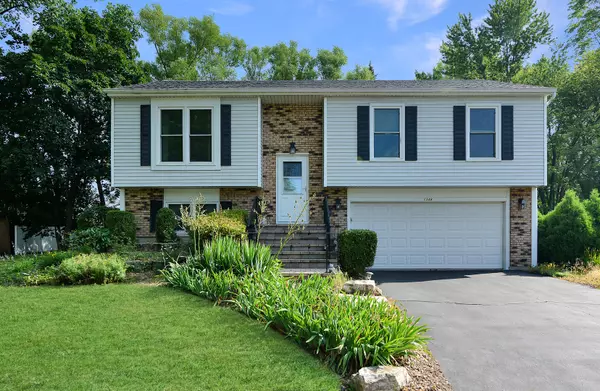 St. Charles, IL 60174,1348 Adams CT