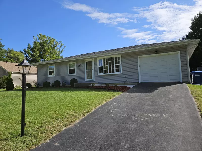 902 S 9TH AVE, St. Charles, IL 60174