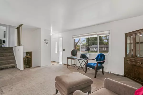 Gurnee, IL 60031,18758 W Highfield DR