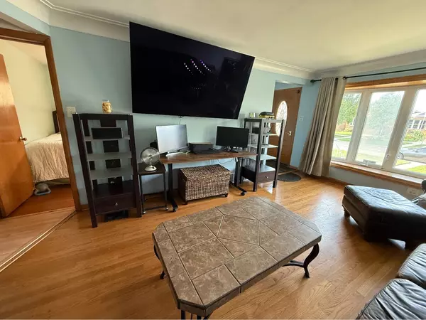 Chicago, IL 60638,6209 W 63rd PL